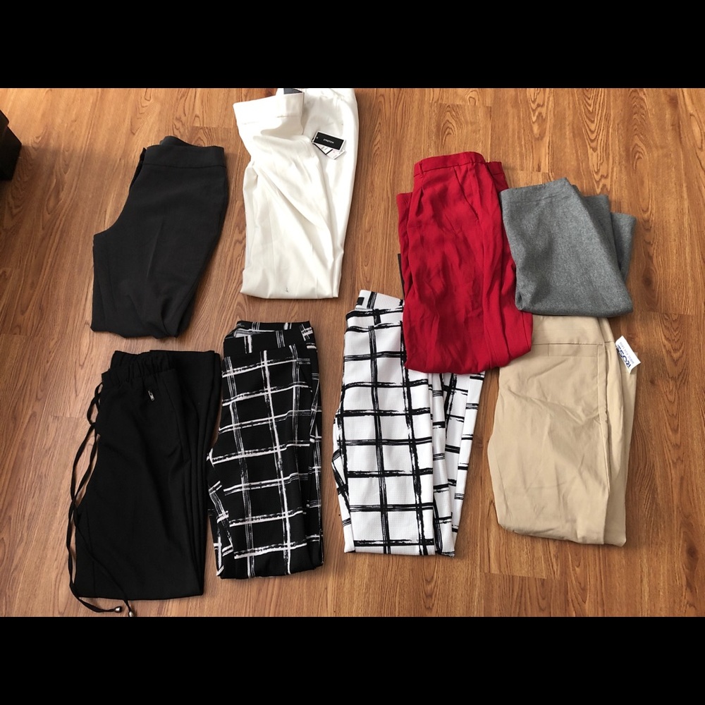 Lot of 7 pants one skirt